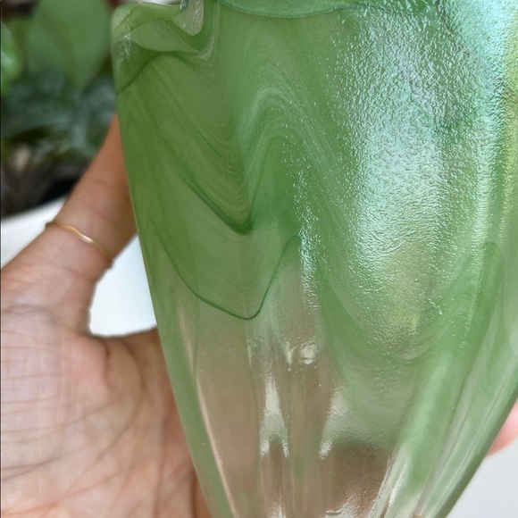 Vintage Green Art Glass Vase Decor - Picture 8 of 16